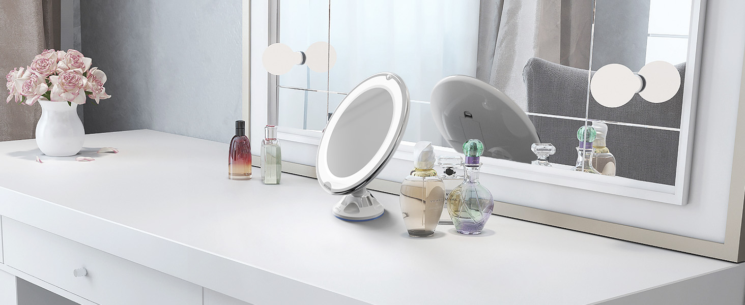 Il design a ventosa ti consente di utilizzare lo specchio sempre e ovunque.